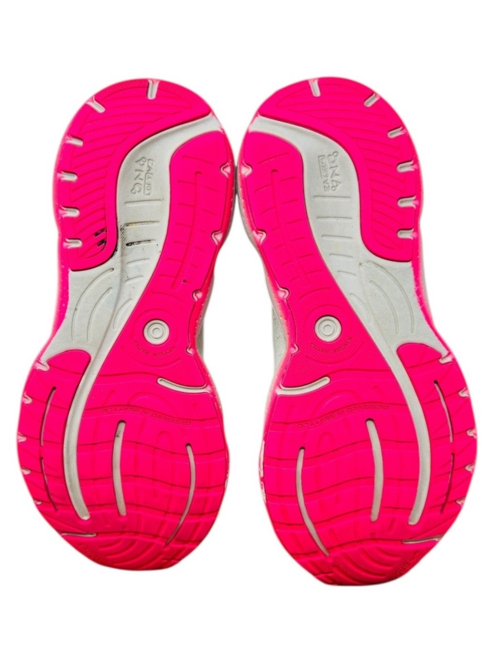 Brooks Glycerin Women's size 8 White & Pink Running Sneakers with Yellow Accents - Picture 11 of 12